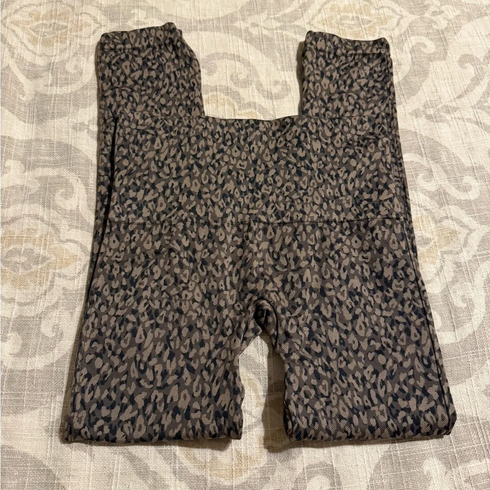 Spanx Look at me now Leopard Print Medium Leggings